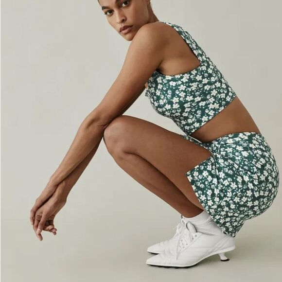 NWT Reformation Nina Ecomove Active Skirt in Cilantro - Picture 3 of 5